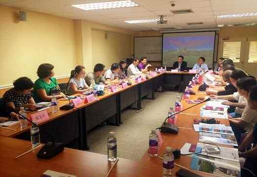 泰国博仁大学中国东盟国际学院与国内院校领导洽谈合作